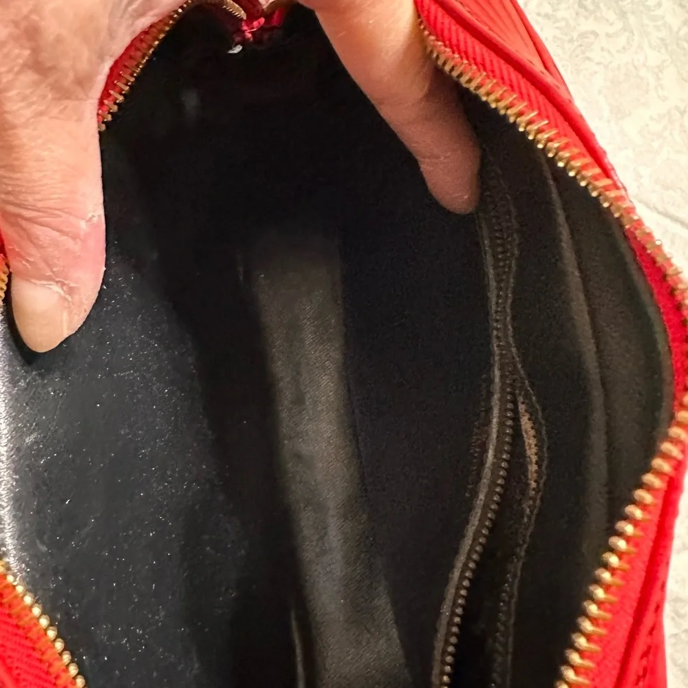 Louie Vuitton Jeune Fille Red Epi - Picture 12 of 16